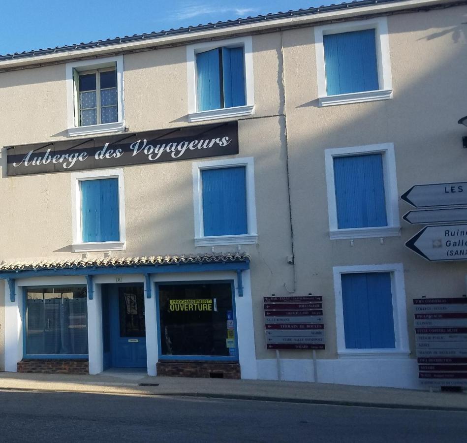 L'Auberge Des Voyageurs Menigoute Exterior photo
